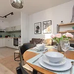 Warsaw Celownicza Apartment With Parking By Renters